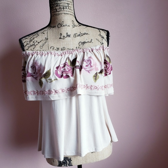 NEW Embroidered Off shoulder top - Picture 2 of 7